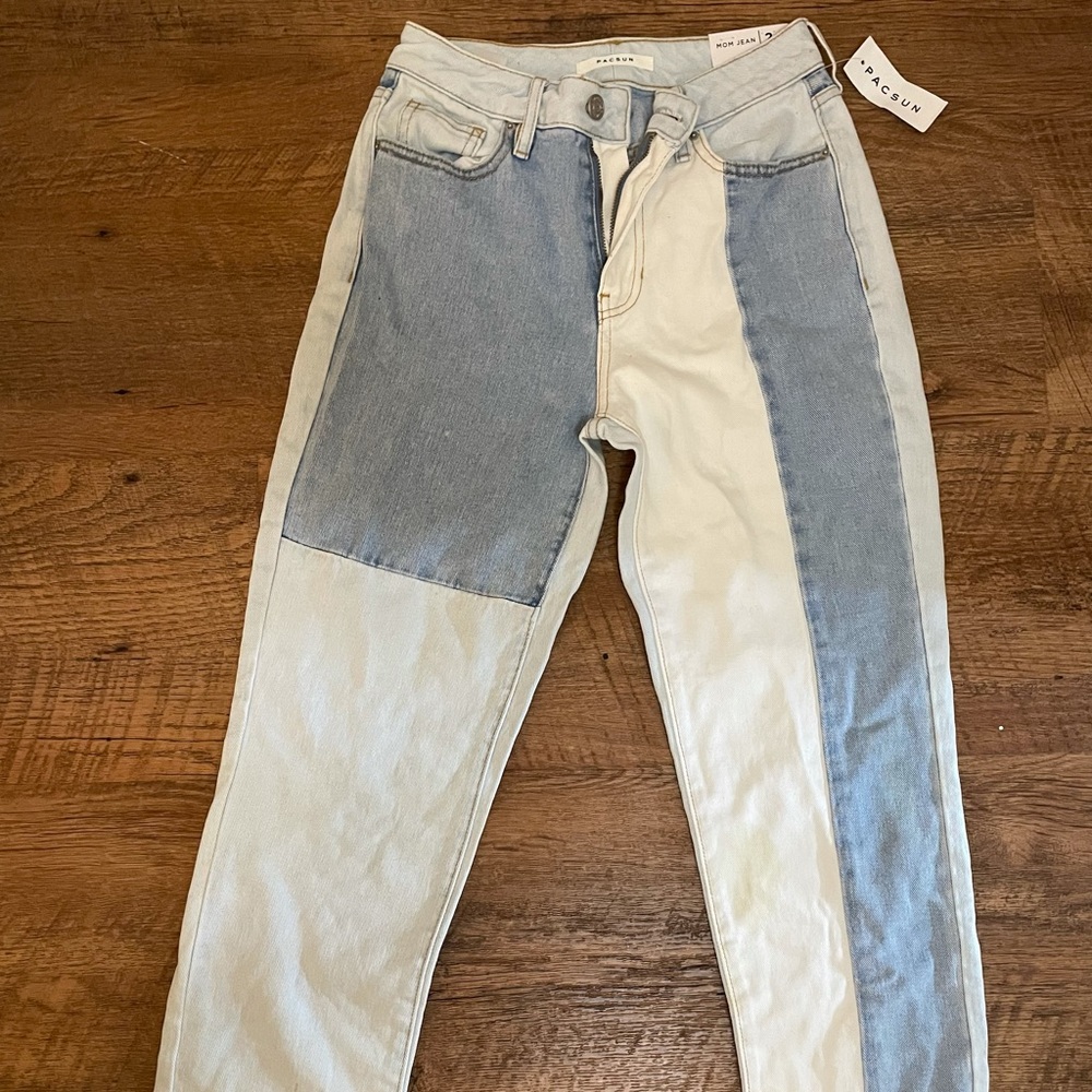PacSun mom jean (HAS STAIN!!) :(